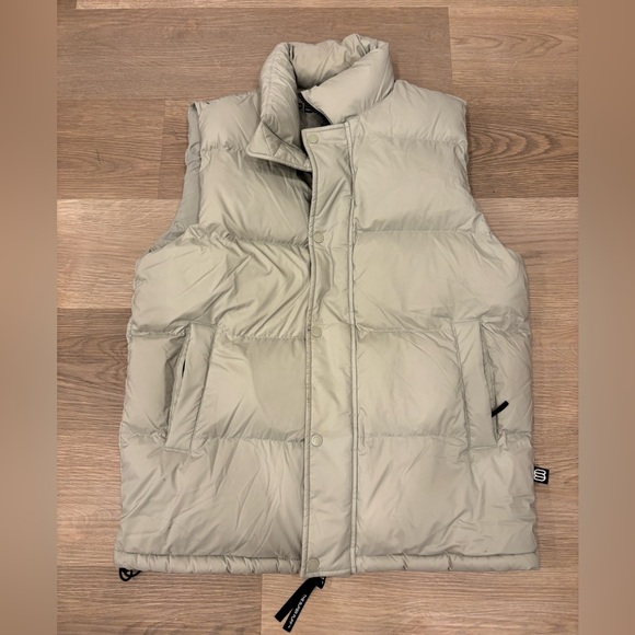 Aritzia Jackets & Blazers - The Super Puff™ Vest - cliMATTE™